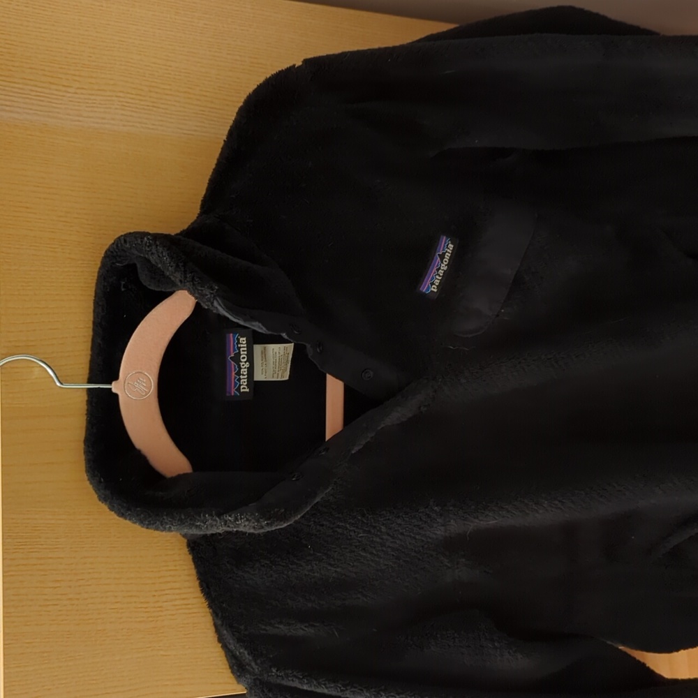 Patagonia quarter zip fleece in black